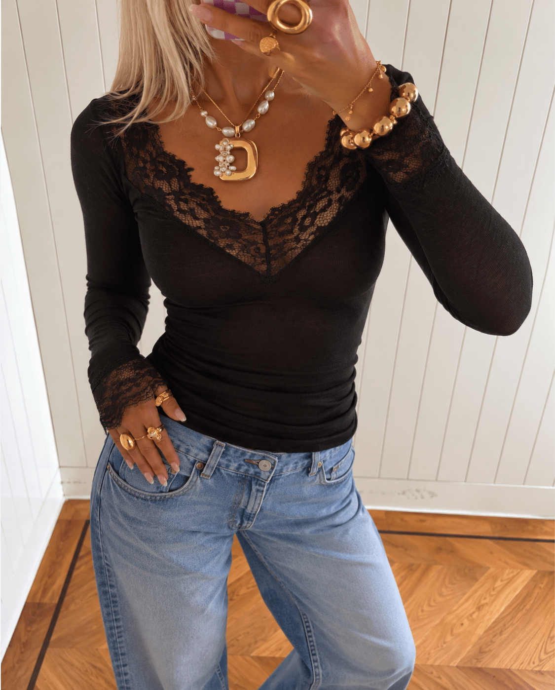 Lace Cashmere Top Black - La Femme Boutique